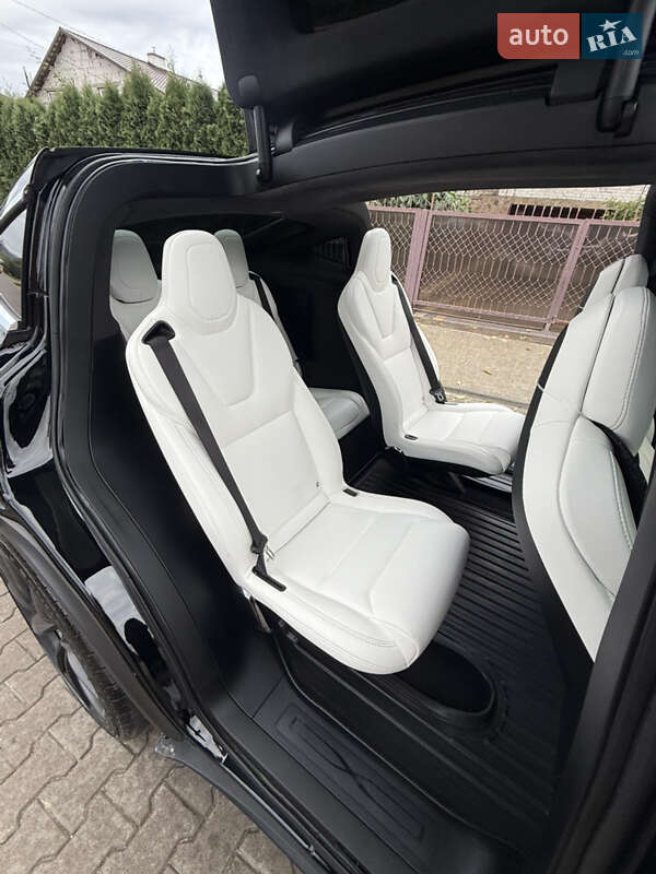 Позашляховик / Кросовер Tesla Model X 2019 в Львові