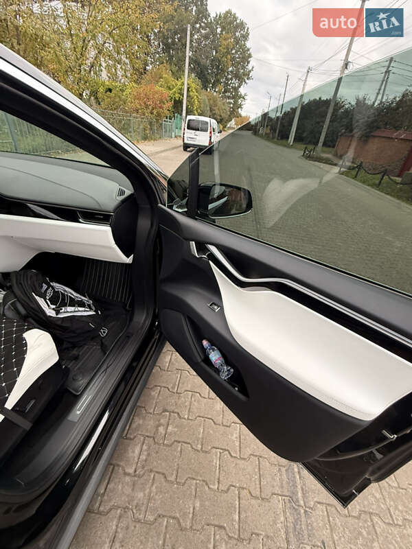 Позашляховик / Кросовер Tesla Model X 2019 в Львові