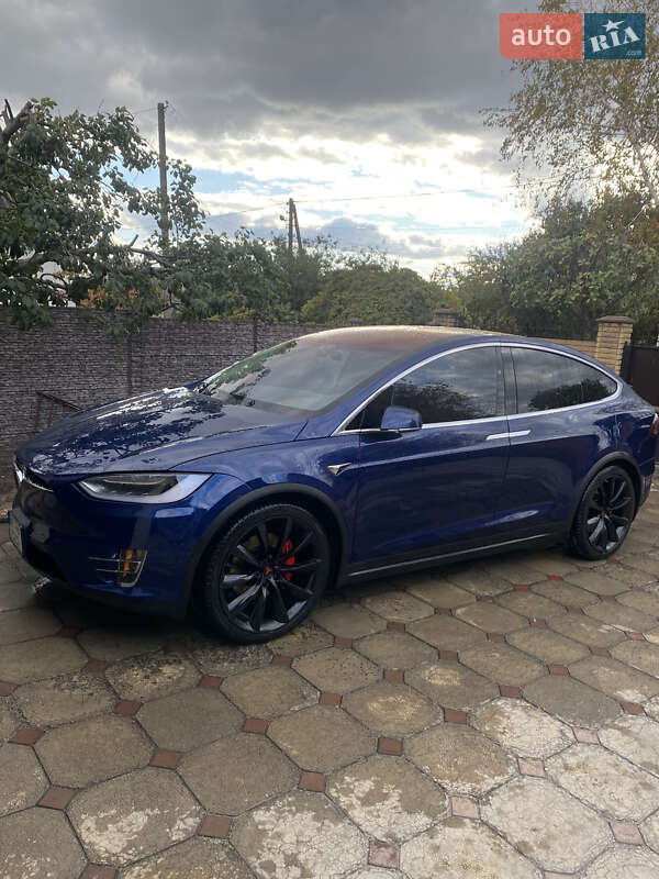 Позашляховик / Кросовер Tesla Model X 2017 в Кам'янському