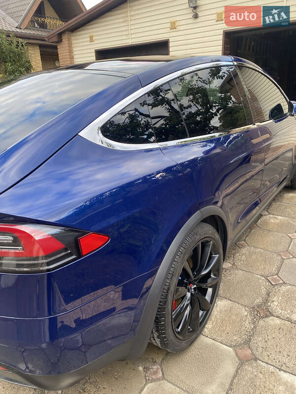 Позашляховик / Кросовер Tesla Model X 2017 в Кам'янському