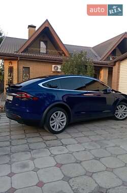 Внедорожник / Кроссовер Tesla Model X 2017 в Каменском