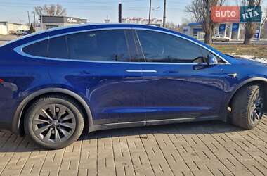 Позашляховик / Кросовер Tesla Model X 2018 в 