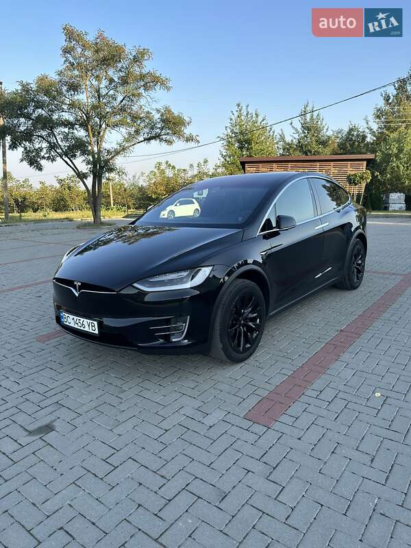 Внедорожник / Кроссовер Tesla Model X 2017 в Золочеве фото Внедорожник / Кроссовер Tesla Model X 2017 в Золочеве