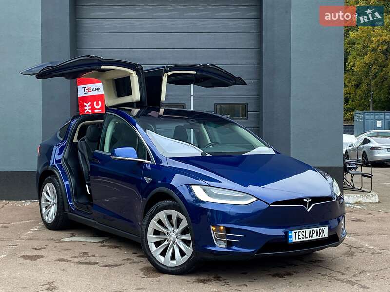 Позашляховик / Кросовер Tesla Model X 2016 в Києві