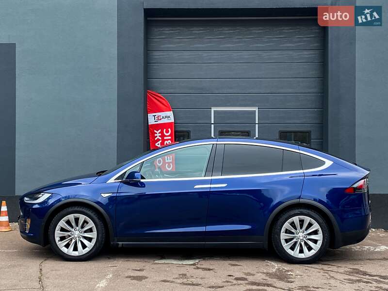 Позашляховик / Кросовер Tesla Model X 2016 в Києві