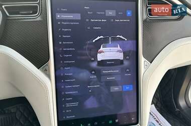 Позашляховик / Кросовер Tesla Model X 2016 в 
