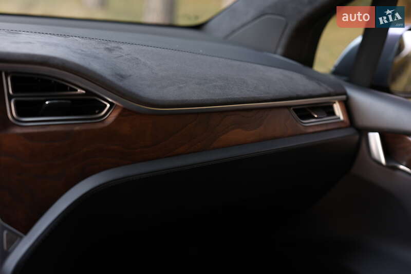 Внедорожник / Кроссовер Tesla Model X 2016 в Ивано-Франковске фото 15 Внедорожник / Кроссовер Tesla Model X 2016 в Ивано-Франковске