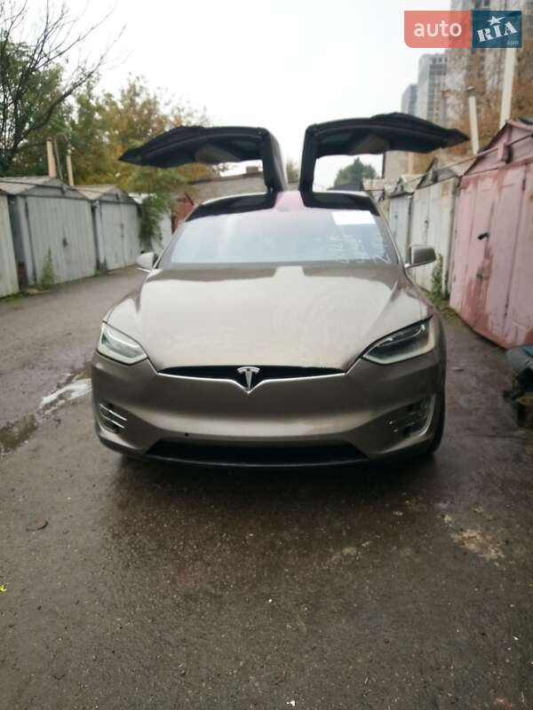 Внедорожник / Кроссовер Tesla Model X 2016 в Киеве фото 7 Внедорожник / Кроссовер Tesla Model X 2016 в Киеве