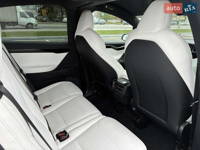 Позашляховик / Кросовер Tesla Model X 2020 в Києві фото 26 Позашляховик / Кросовер Tesla Model X 2020 в Києві