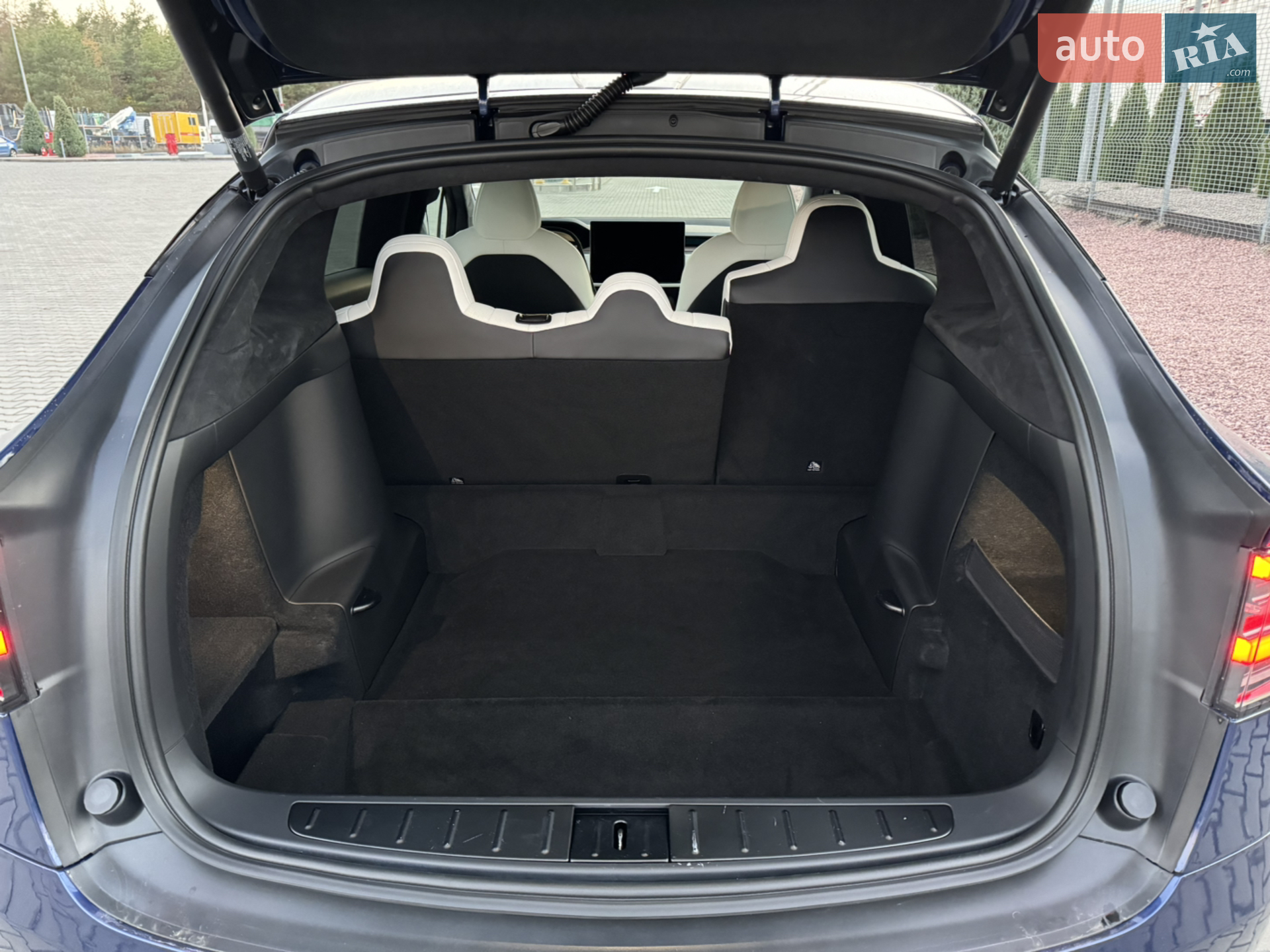 2022 Tesla Model X - мініатюра 21