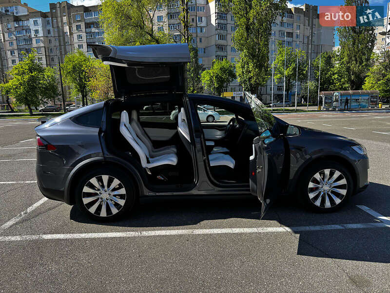 Позашляховик / Кросовер Tesla Model X 2019 в Києві фото 14 Позашляховик / Кросовер Tesla Model X 2019 в Києві