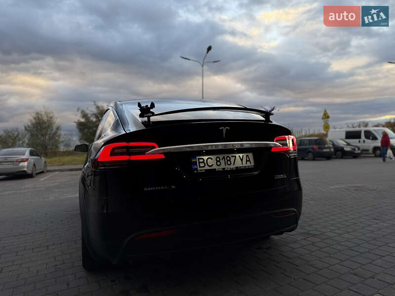 Позашляховик / Кросовер Tesla Model X 2017 в Львові