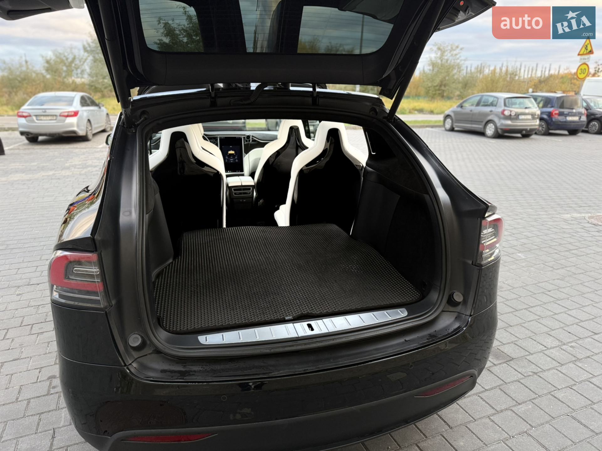 2017 Tesla Model X - мініатюра 18