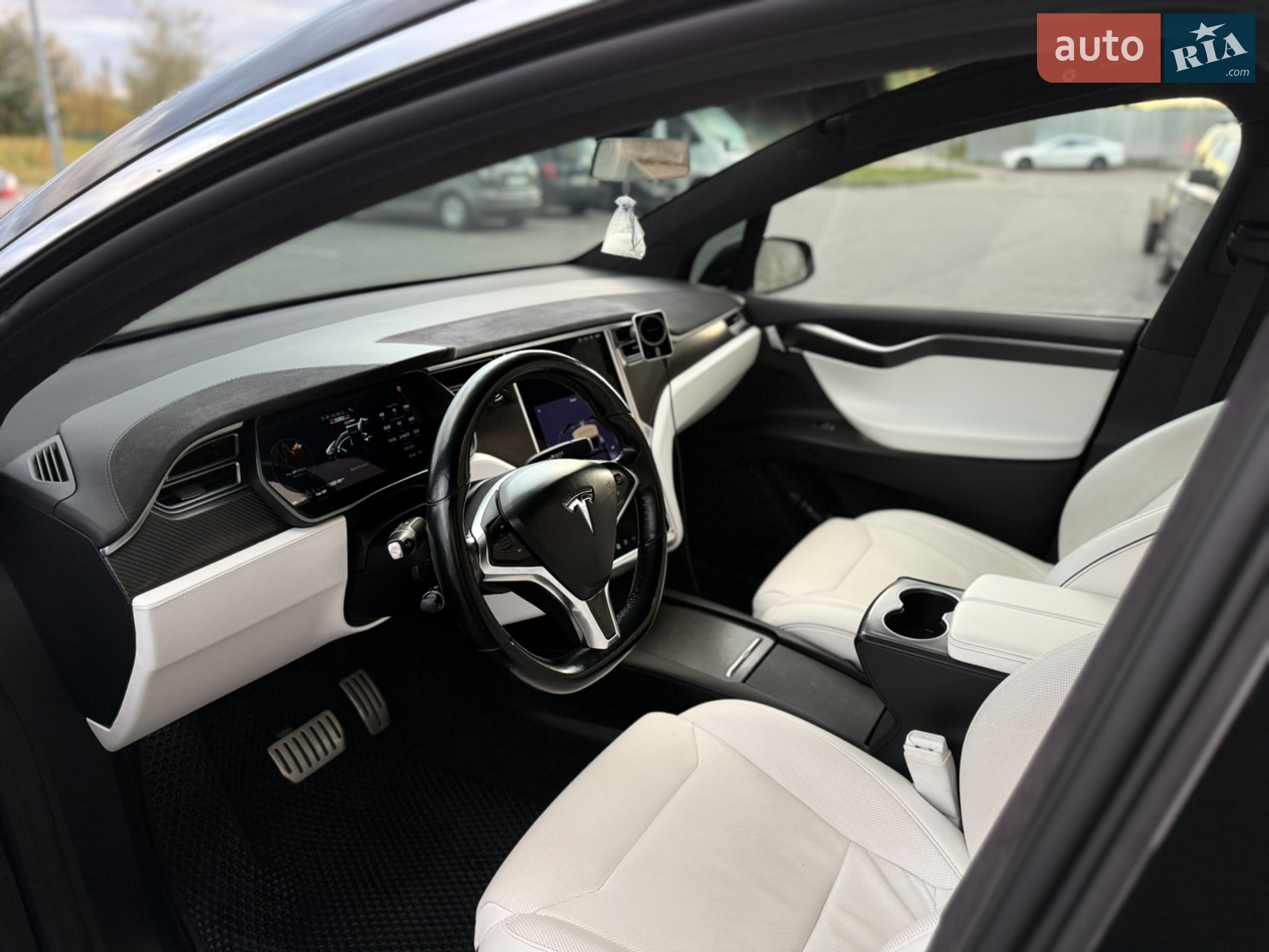 2017 Tesla Model X - мініатюра 37