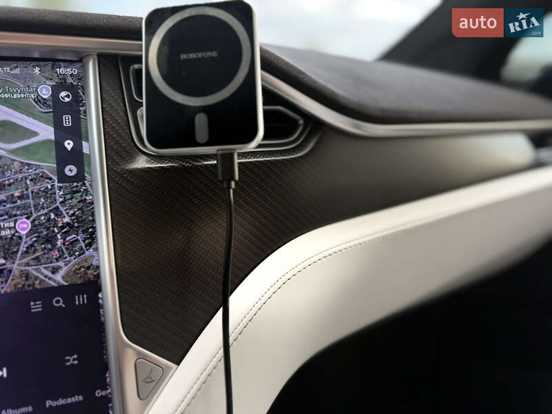 Позашляховик / Кросовер Tesla Model X 2017 в Львові