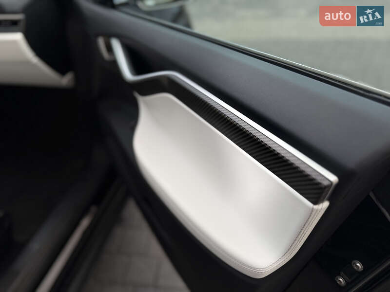 Позашляховик / Кросовер Tesla Model X 2017 в Львові