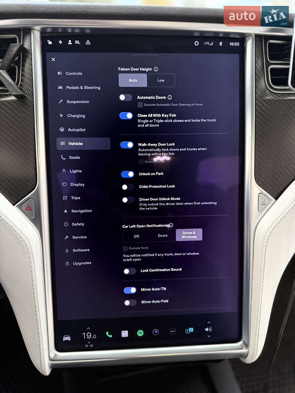 Позашляховик / Кросовер Tesla Model X 2017 в Львові