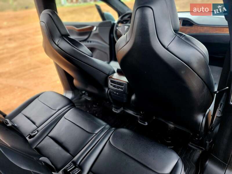 Внедорожник / Кроссовер Tesla Model X 2018 в Одессе