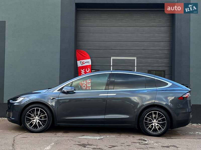 Позашляховик / Кросовер Tesla Model X 2017 в Києві