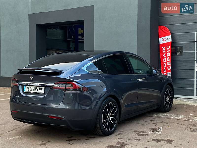 Позашляховик / Кросовер Tesla Model X 2017 в Києві