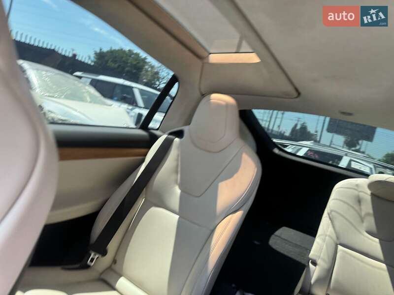 Внедорожник / Кроссовер Tesla Model X 2019 в Киеве фото 10 Внедорожник / Кроссовер Tesla Model X 2019 в Киеве