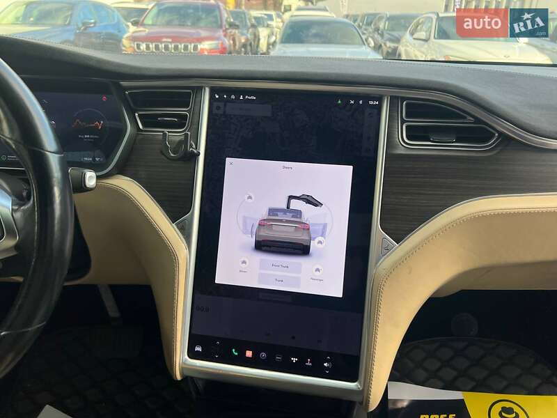 Позашляховик / Кросовер Tesla Model X 2016 в Івано-Франківську