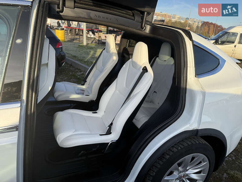 Позашляховик / Кросовер Tesla Model X 2018 в Львові