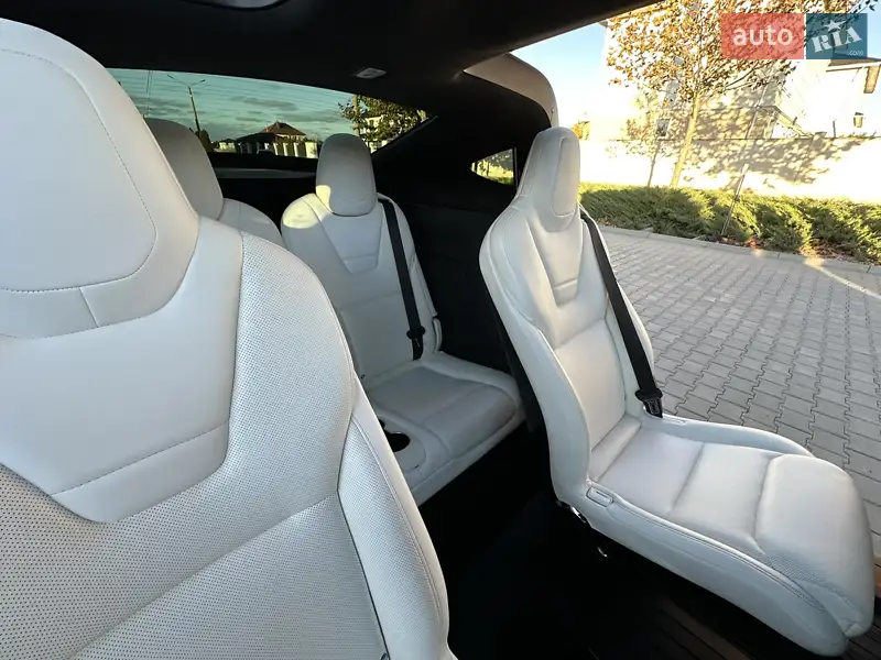 Tesla Model X 2016 VIN 5YJXCBE40GF021102 фото оголошення 40 з 107