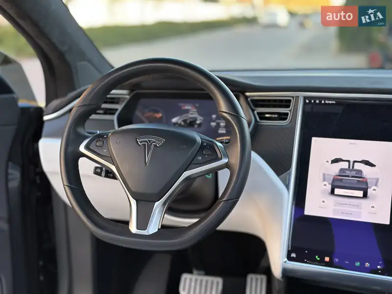 Tesla Model X 2016 VIN 5YJXCBE40GF021102 фото оголошення 70 з 107