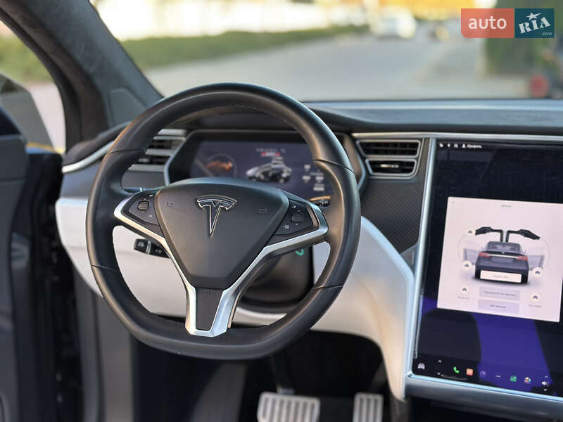 Внедорожник / Кроссовер Tesla Model X 2016 в Одессе фото 70 Внедорожник / Кроссовер Tesla Model X 2016 в Одессе