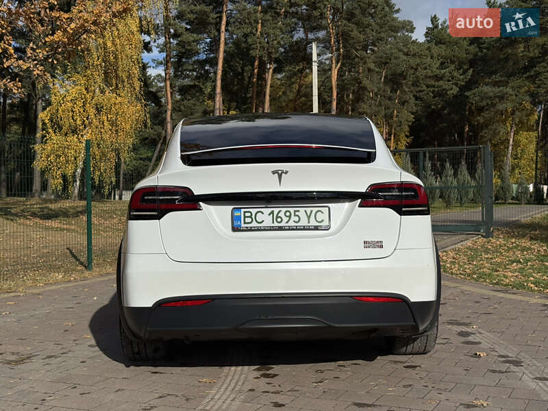 Позашляховик / Кросовер Tesla Model X 2022 в Новояворівську