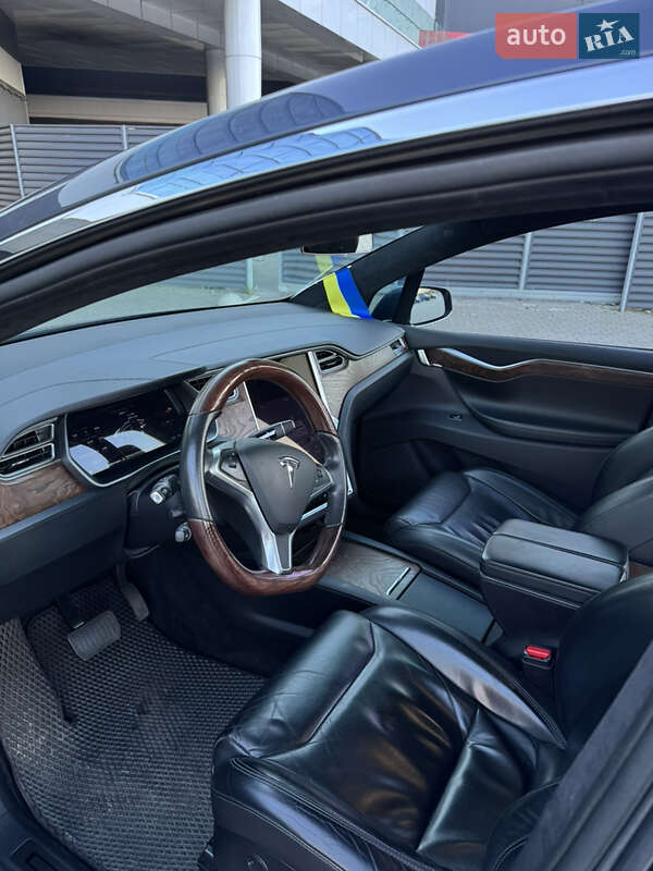 Позашляховик / Кросовер Tesla Model X 2017 в Києві фото 10 Позашляховик / Кросовер Tesla Model X 2017 в Києві