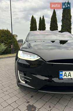 Внедорожник / Кроссовер Tesla Model X 2019 в Львове