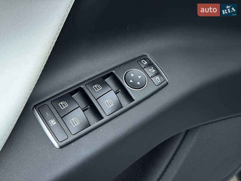 Внедорожник / Кроссовер Tesla Model X 2018 в Киеве