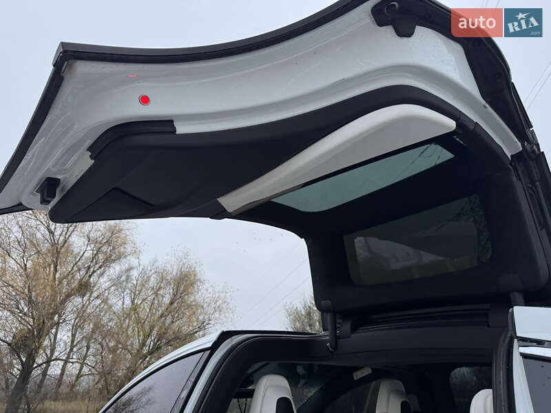 Внедорожник / Кроссовер Tesla Model X 2018 в Киеве