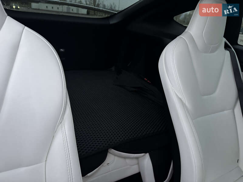 Внедорожник / Кроссовер Tesla Model X 2018 в Киеве