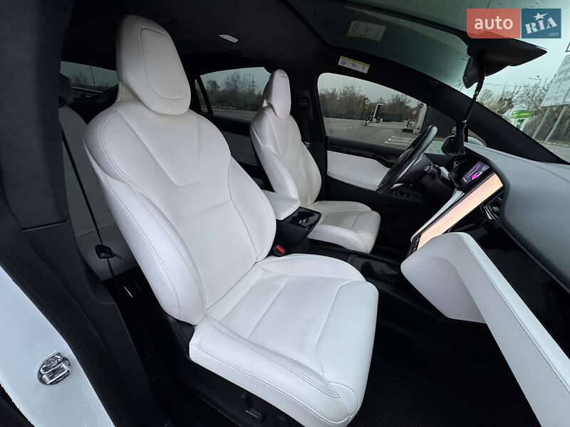 Внедорожник / Кроссовер Tesla Model X 2018 в Киеве