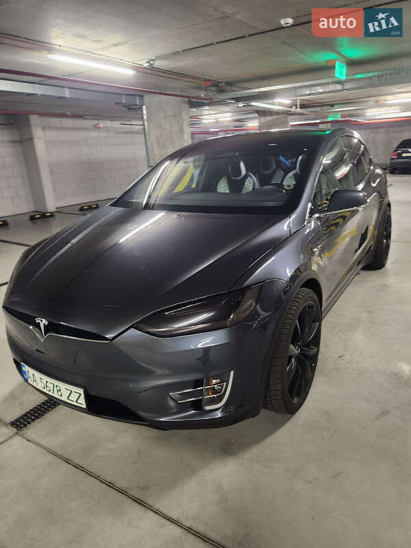 Tesla Model X 2020