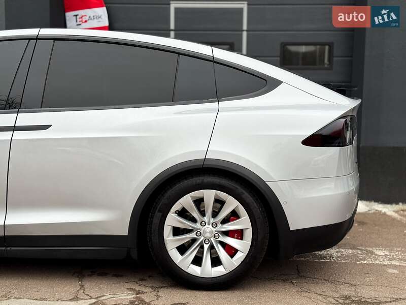 Внедорожник / Кроссовер Tesla Model X 2016 в Киеве