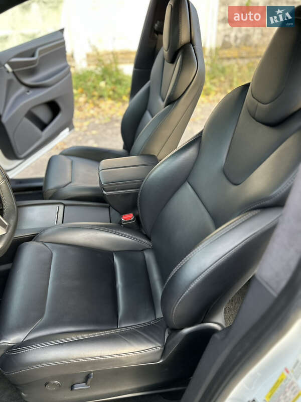 Внедорожник / Кроссовер Tesla Model X 2018 в Киеве