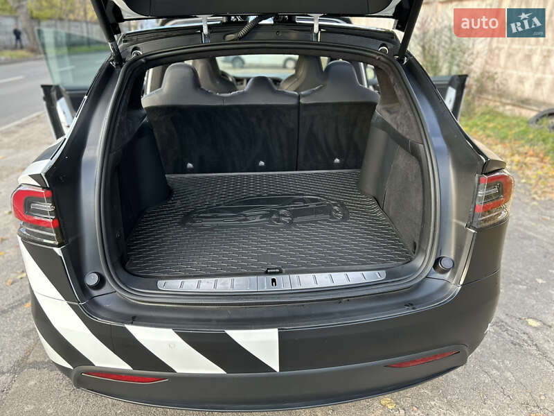 Внедорожник / Кроссовер Tesla Model X 2018 в Киеве