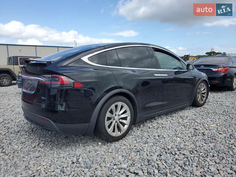 Позашляховик / Кросовер Tesla Model X 2017 в Івано-Франківську