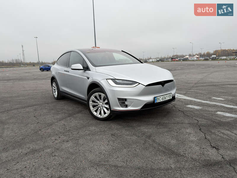Позашляховик / Кросовер Tesla Model X 2017 в Львові