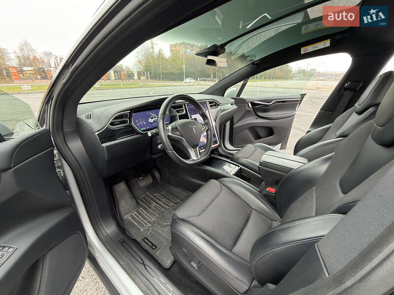 Позашляховик / Кросовер Tesla Model X 2017 в Львові
