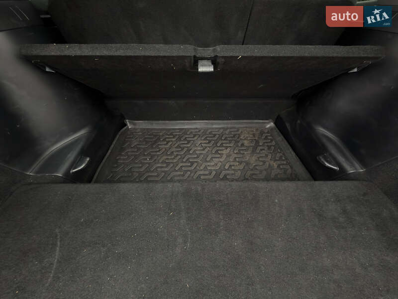 Позашляховик / Кросовер Tesla Model X 2017 в Львові