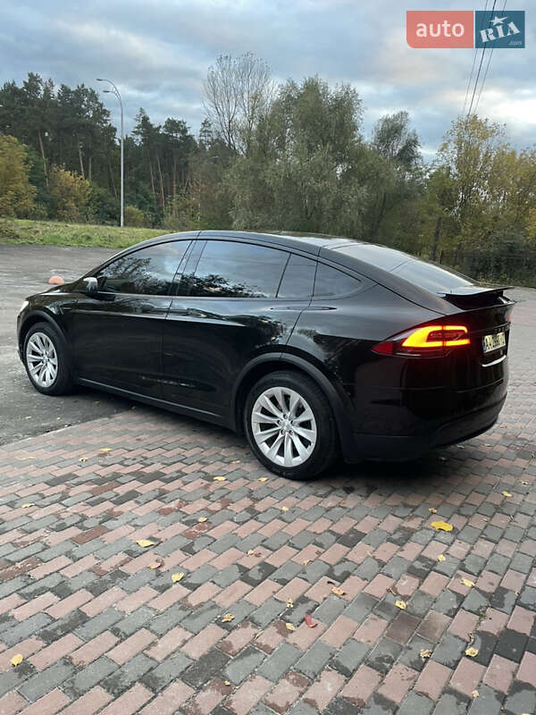 Позашляховик / Кросовер Tesla Model X 2020 в Києві