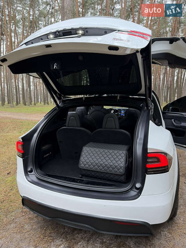 Внедорожник / Кроссовер Tesla Model X 2022 в Сумах