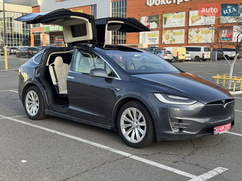 Внедорожник / Кроссовер Tesla Model X 2018 в Киеве
