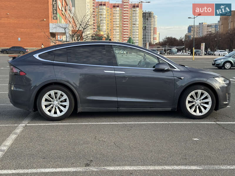Внедорожник / Кроссовер Tesla Model X 2018 в Киеве