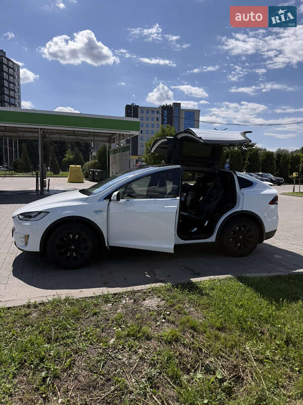 Внедорожник / Кроссовер Tesla Model X 2016 в Ивано-Франковске